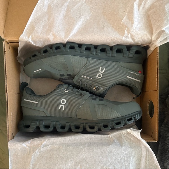 NWT On Cloud 6 Olive/Evergreen Waterproof Shoes - Men's size 7 - Picture 1 of 6